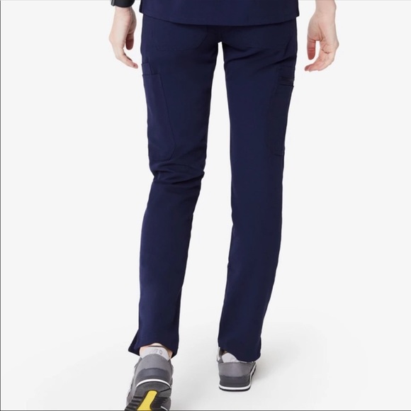 New FIGS Dark Navy Yola Small Tall - Picture 2 of 8